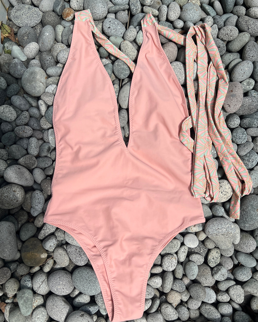 (CLEARANCE) Nailah One Piece║ Coral Crush